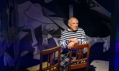 Figura de Pablo Picasso em cera, Museu de Cera Madame Tussauds, em Amsterdã, 26 de outubro de 2016. Fotografia. Anton_Ivanov/Shutterstock.com