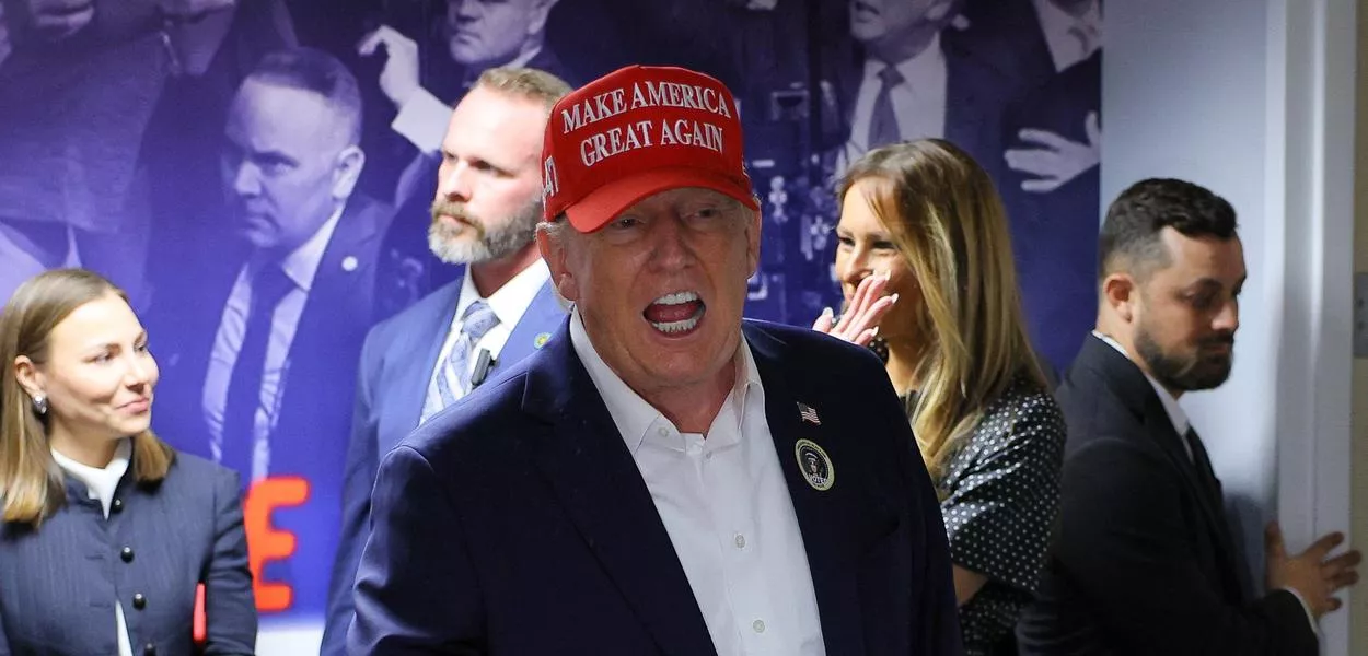 Trump fez barba, cabelo e bigode. Por Alex Solnik